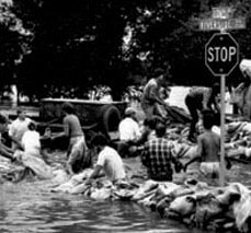 Flooding-Riversidesandbagging.jpg